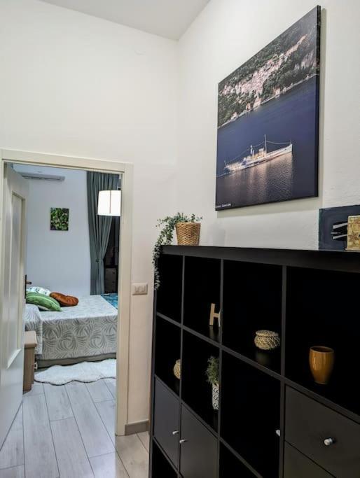 Bright Flat Just 10 Minutes From The City Centre Como Exterior foto