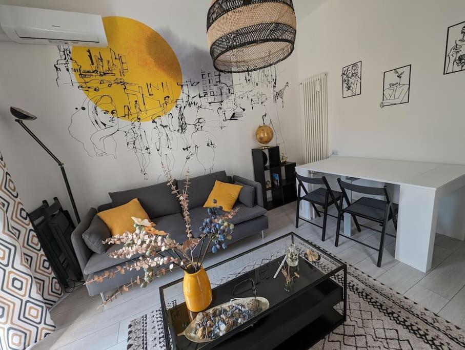 Bright Flat Just 10 Minutes From The City Centre Como Exterior foto
